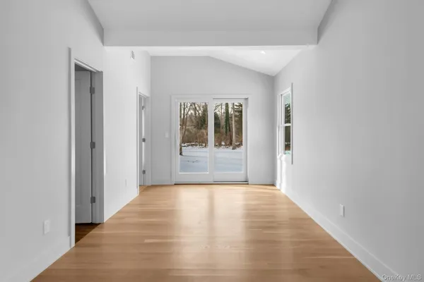 $2,800,000 | 4 Northwood Court, Woodbury, NY 11797