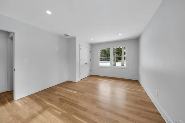 $2,800,000 | 4 Northwood Court, Woodbury, NY 11797