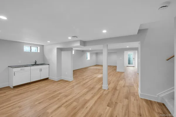 $2,800,000 | 4 Northwood Court, Woodbury, NY 11797