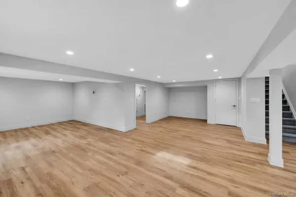 $2,800,000 | 4 Northwood Court, Woodbury, NY 11797