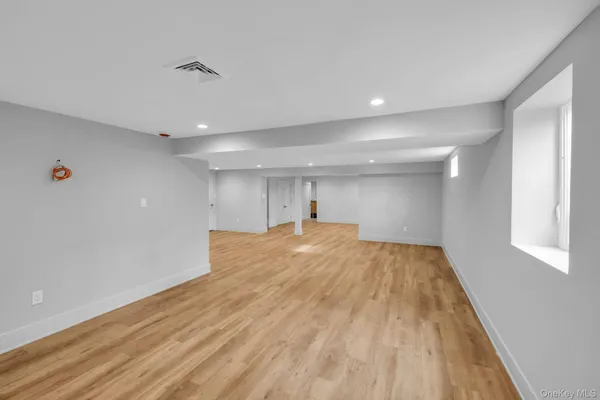 $2,800,000 | 4 Northwood Court, Woodbury, NY 11797