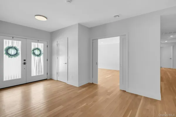 $2,800,000 | 4 Northwood Court, Woodbury, NY 11797