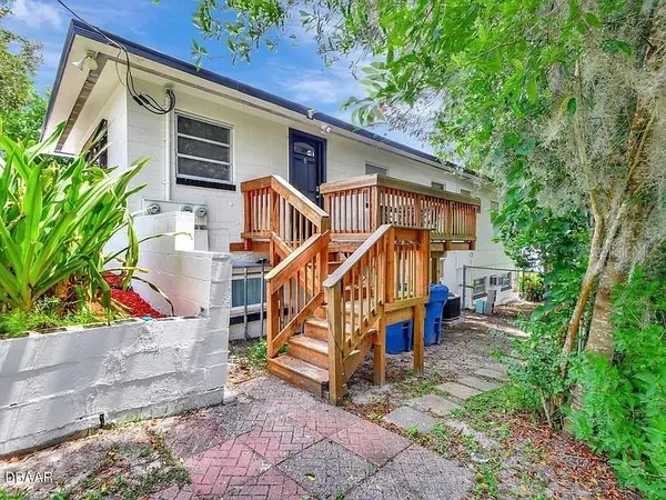 $1,250 | 311 North Blue Lake Terrace, DeLand, FL 32724