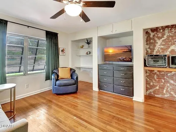 $1,250 | 311 North Blue Lake Terrace, DeLand, FL 32724