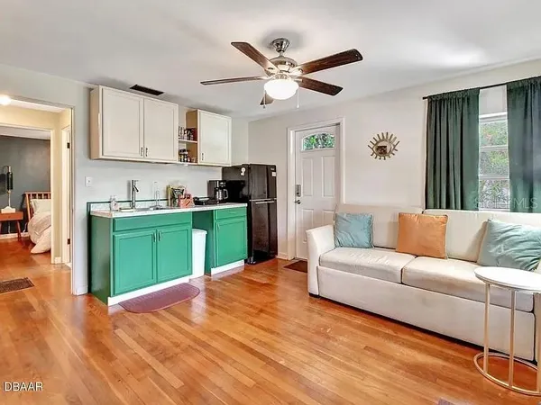 $1,250 | 311 North Blue Lake Terrace, DeLand, FL 32724