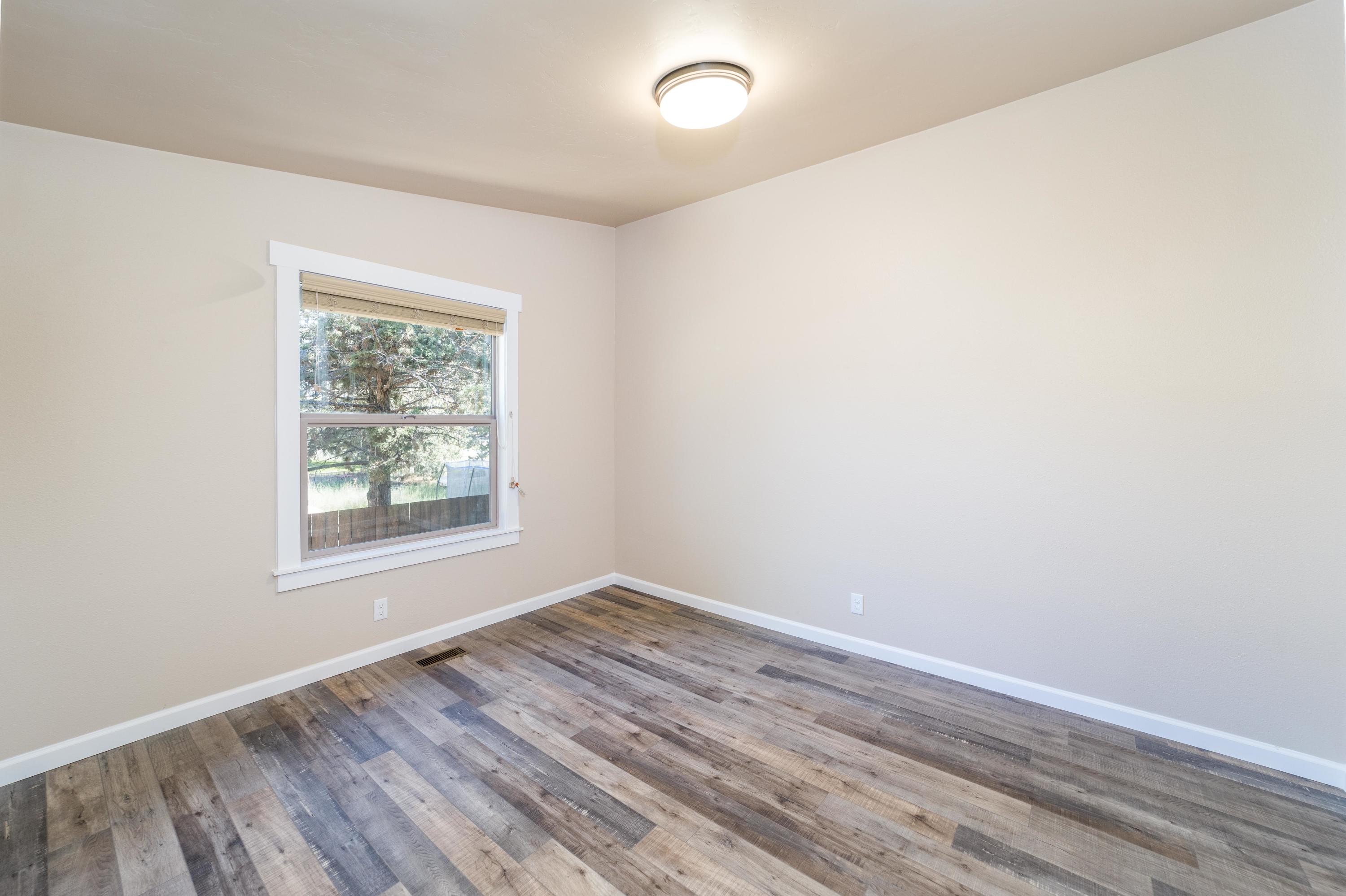 580 Southeast Craven Road Bend, OR 97702 - Photo 11 of 18 Bedroom 2