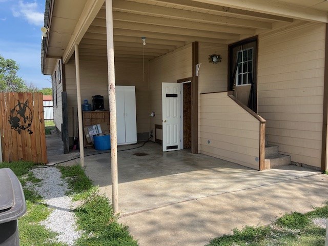 406 West 8th Street Brady, TX 76825 - Photo 24 of 33 a view of a house with a backyard
