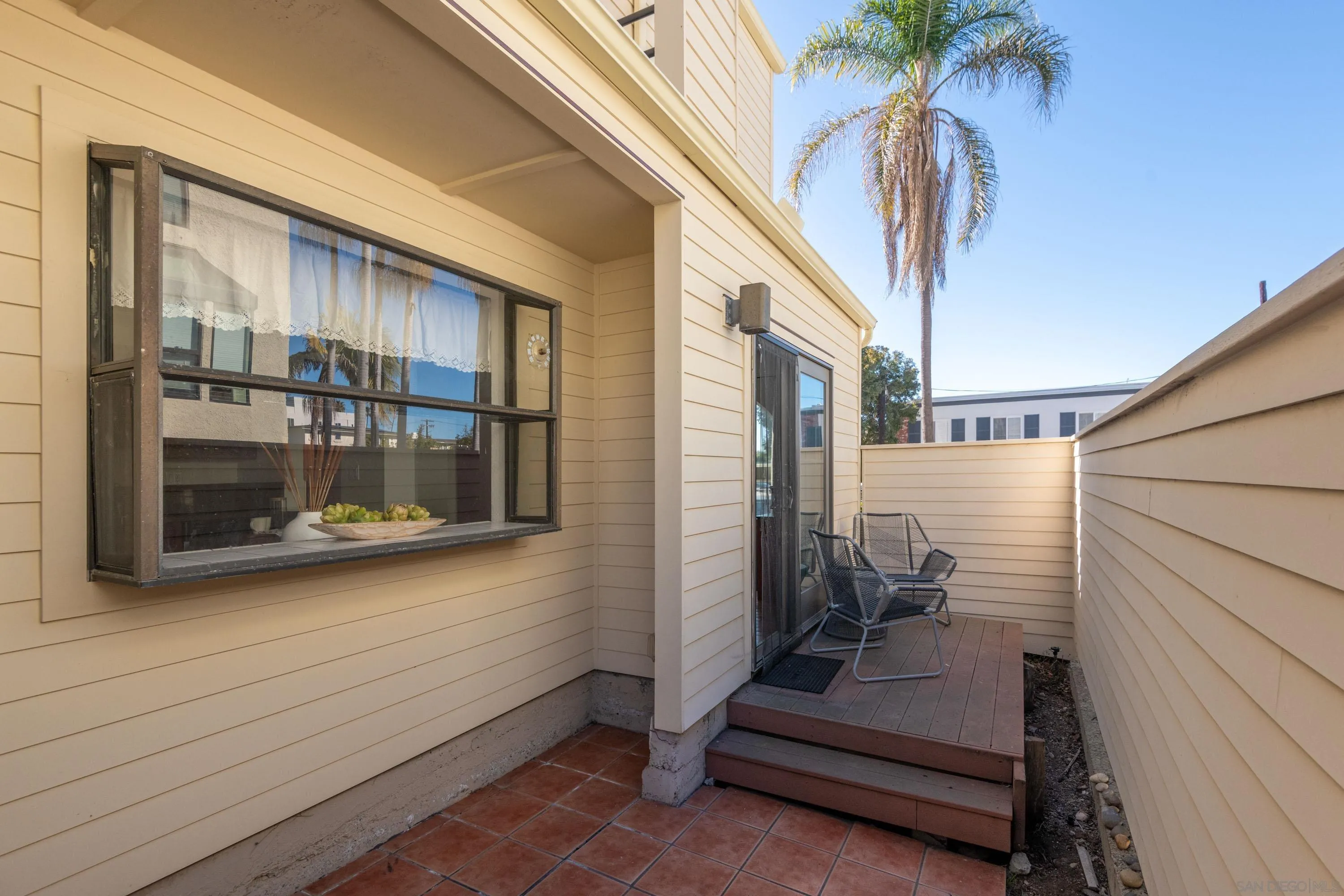 7585 Eads Avenue, Unit E La Jolla, CA 92037 - Photo 11 of 39 a view of outdoor seating space