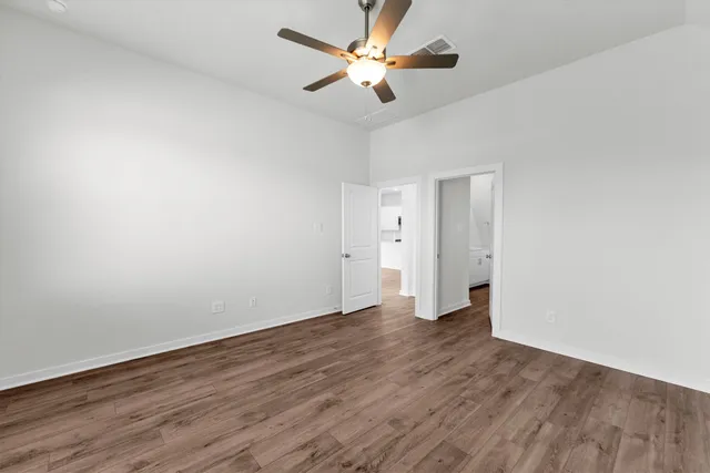 a view of an empty walk in closet