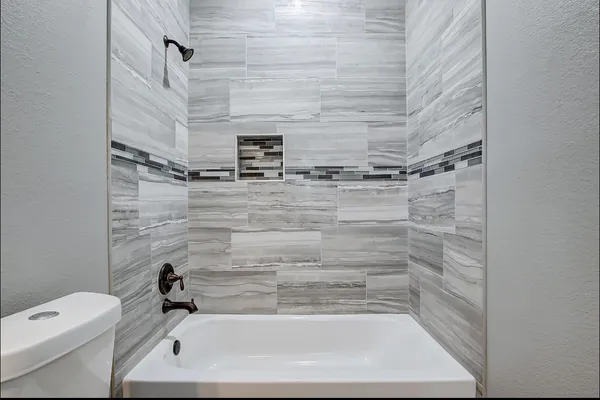 $1,850 | 2402 Spence Street, Unit A, Houston, TX 77093