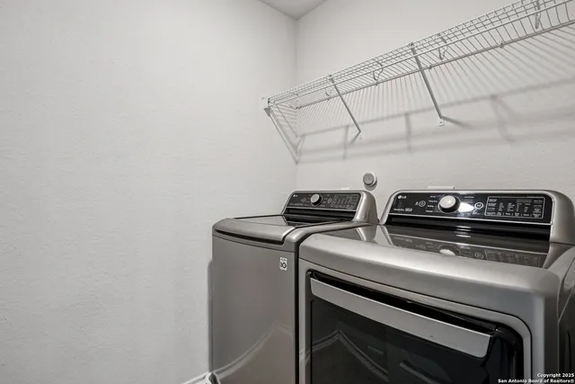 a close up view of washer and dryer