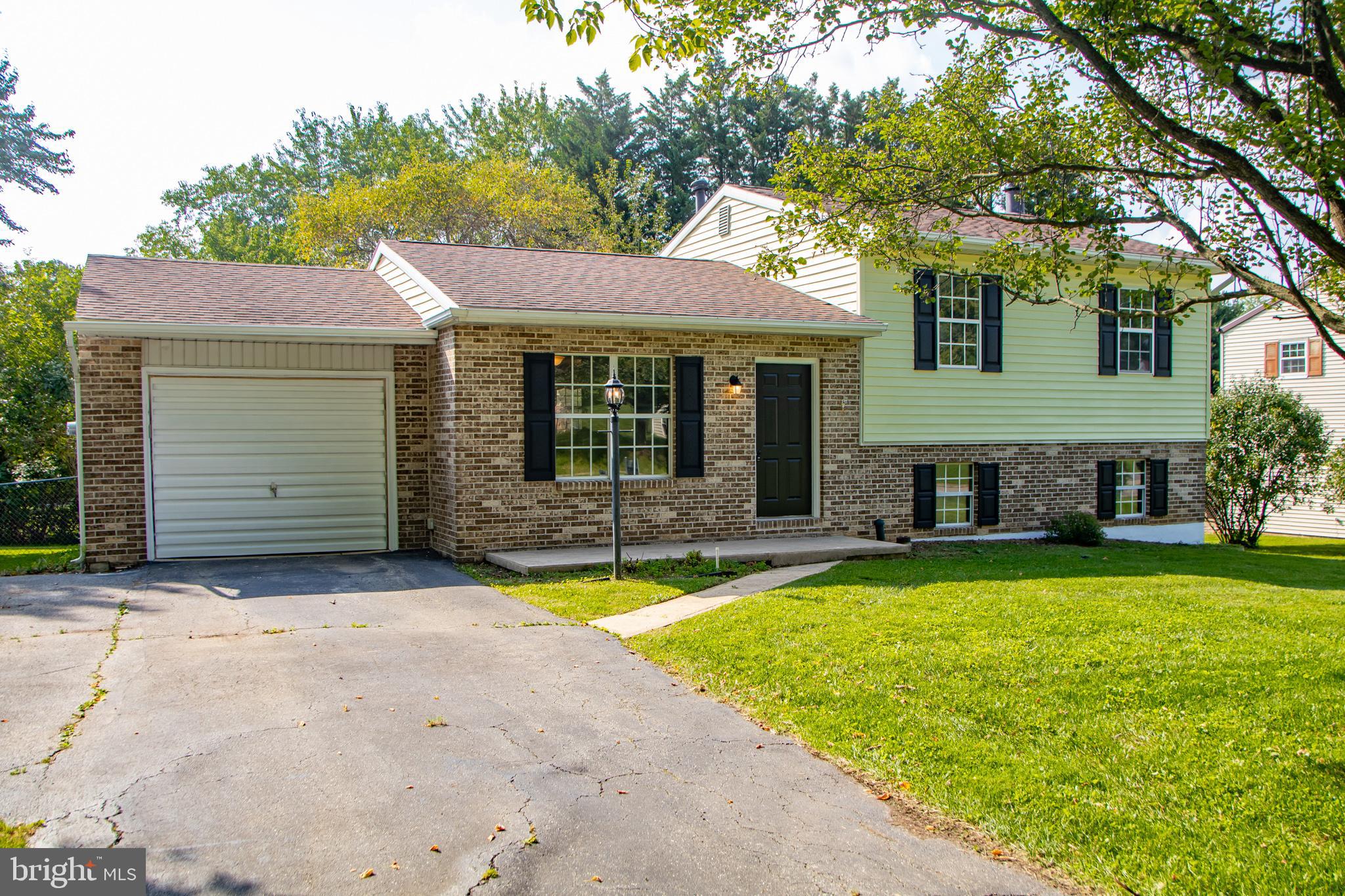 3659 Harrowgate Road York, PA 17402 - Photo 2 of 57 Gallery Image 2