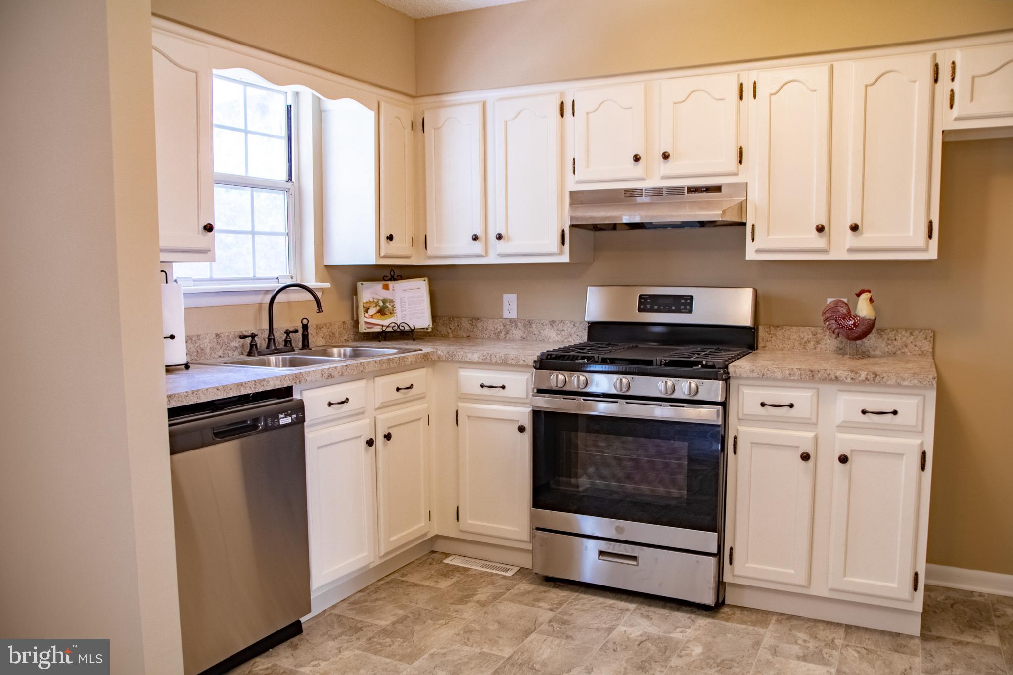 3659 Harrowgate Road York, PA 17402 - Photo 12 of 57 Gallery Image 12