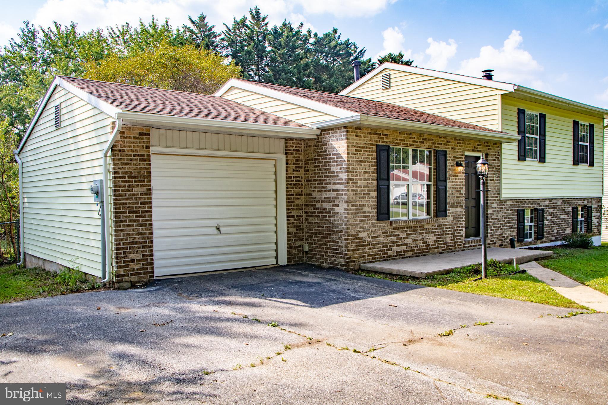 3659 Harrowgate Road York, PA 17402 - Photo 3 of 57 Gallery Image 3