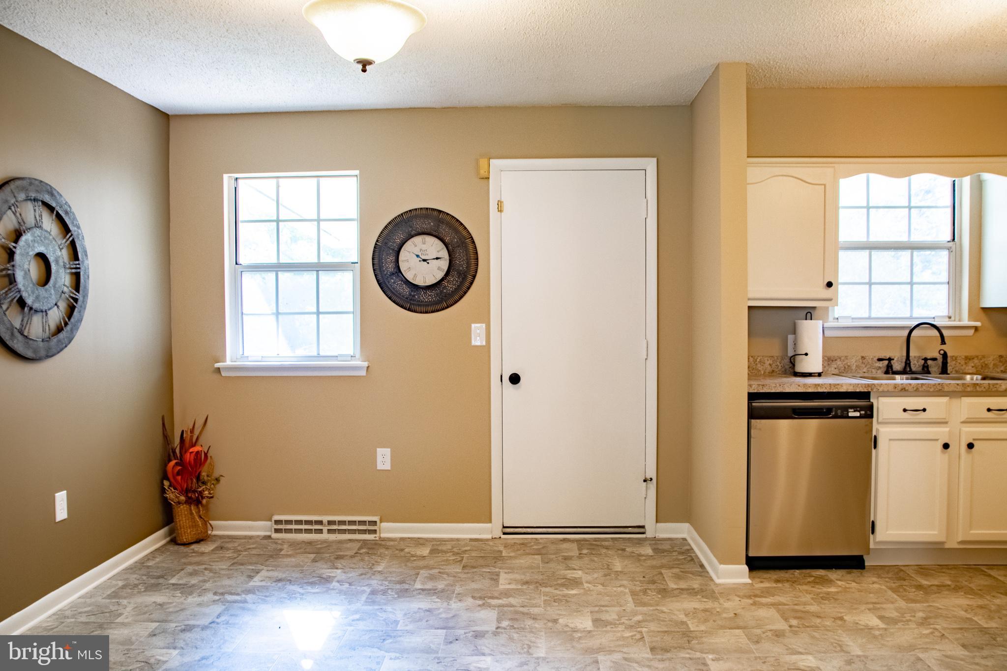3659 Harrowgate Road York, PA 17402 - Photo 9 of 57 Gallery Image 9