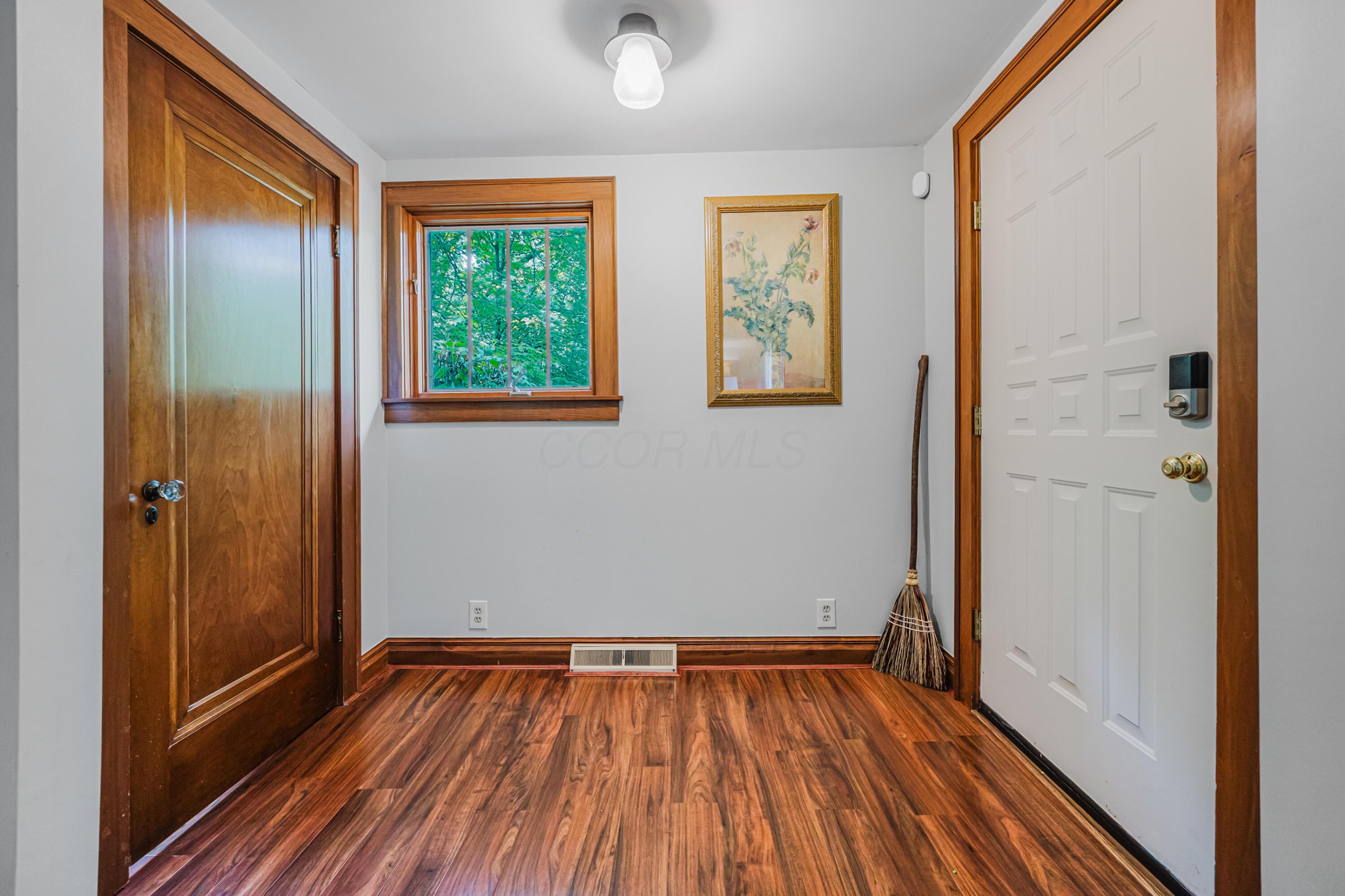 8289 Olentangy River Road Columbus, OH 43235 - Photo 7 of 71