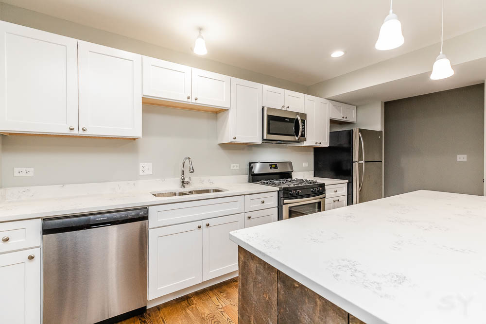 2109 West 18th Place Chicago, IL 60608 - Photo 11 of 63