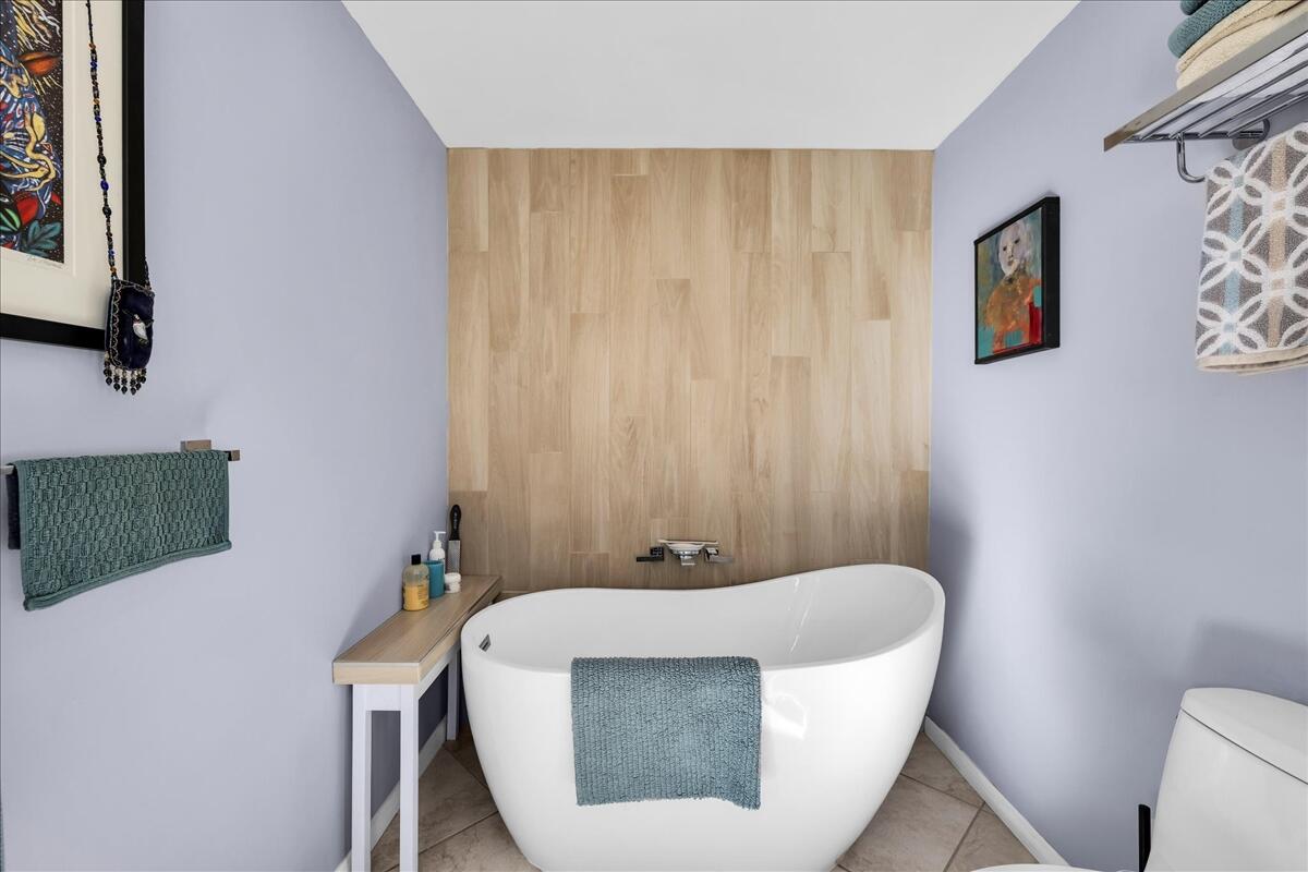 73501 Little Bend Trail Palm Desert, CA 92260 - Photo 24 of 57 a bathroom with a sink and a mirror