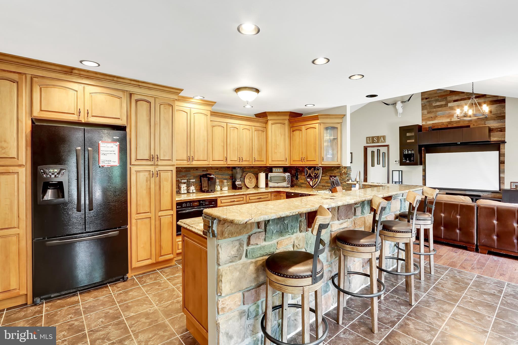 4442 Walters Hatchery Road Spring Grove, PA 17362 - Photo 6 of 26 Granite Breakfast Bar