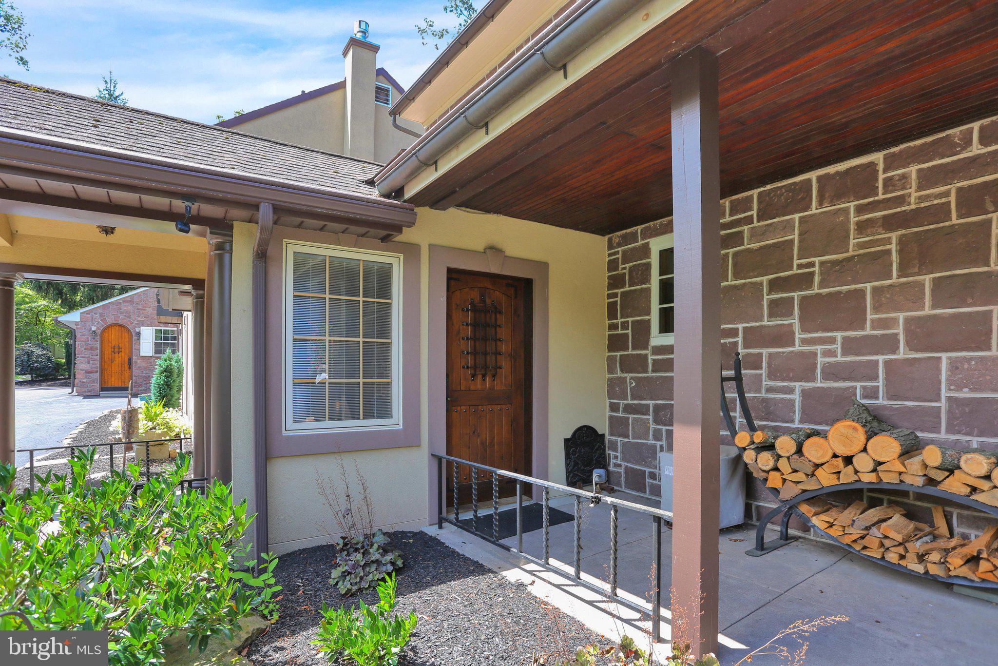 459 Mt Penn Road Reading, PA 19607 - Photo 78 of 96 Side porch