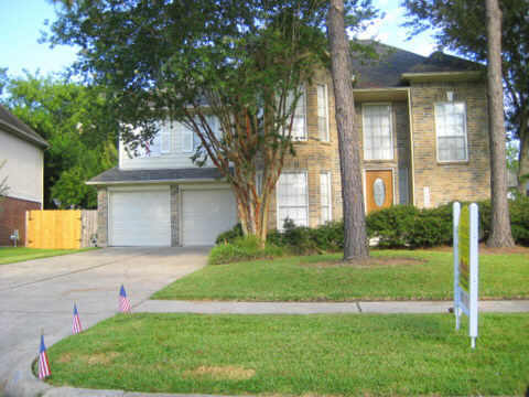 1215 Mabry Mill Road Houston, TX 77062 - Photo 1 of 16 FRONT