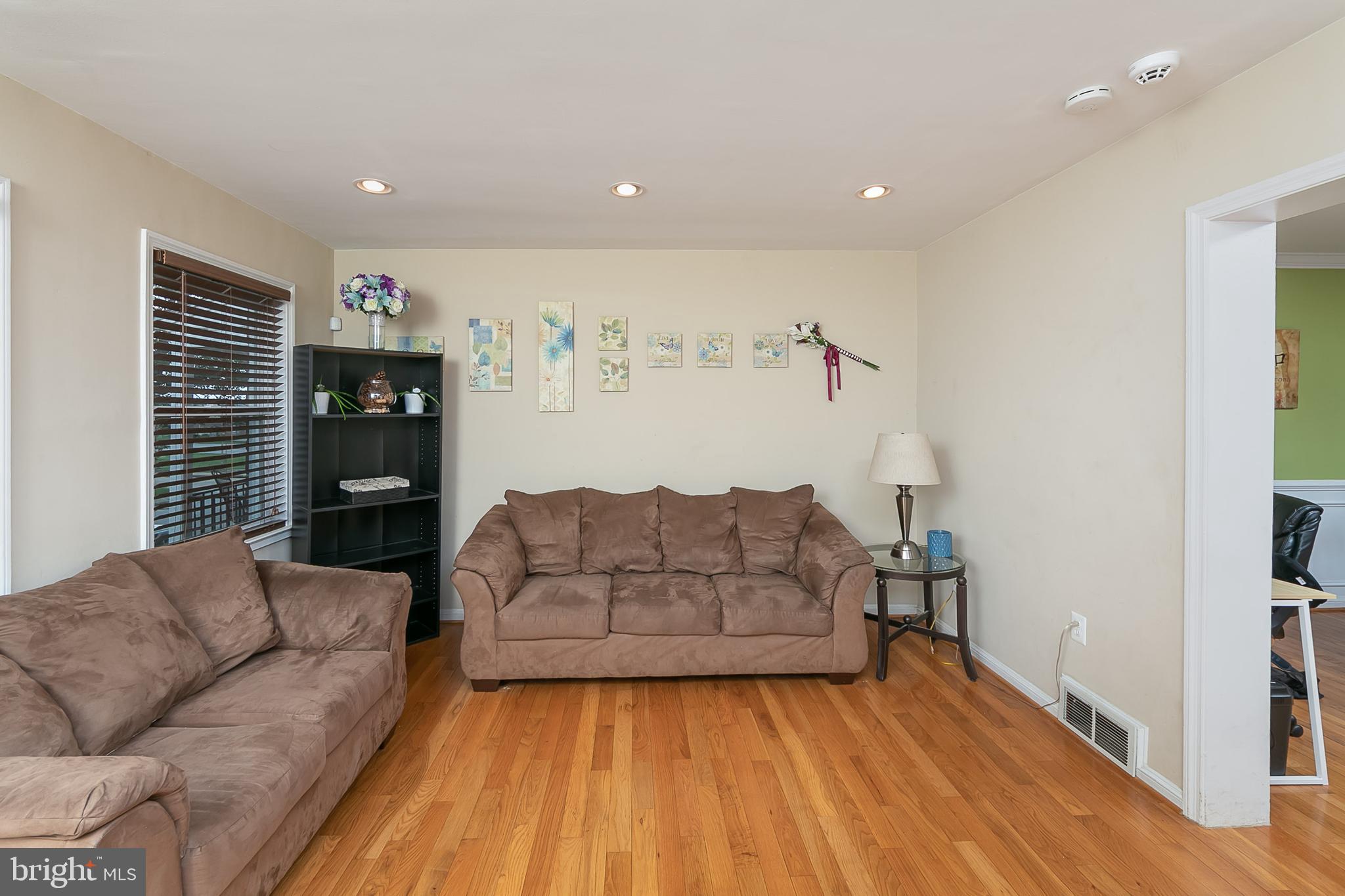1641 Ramblewood Road Baltimore, MD 21239 - Photo 4 of 30