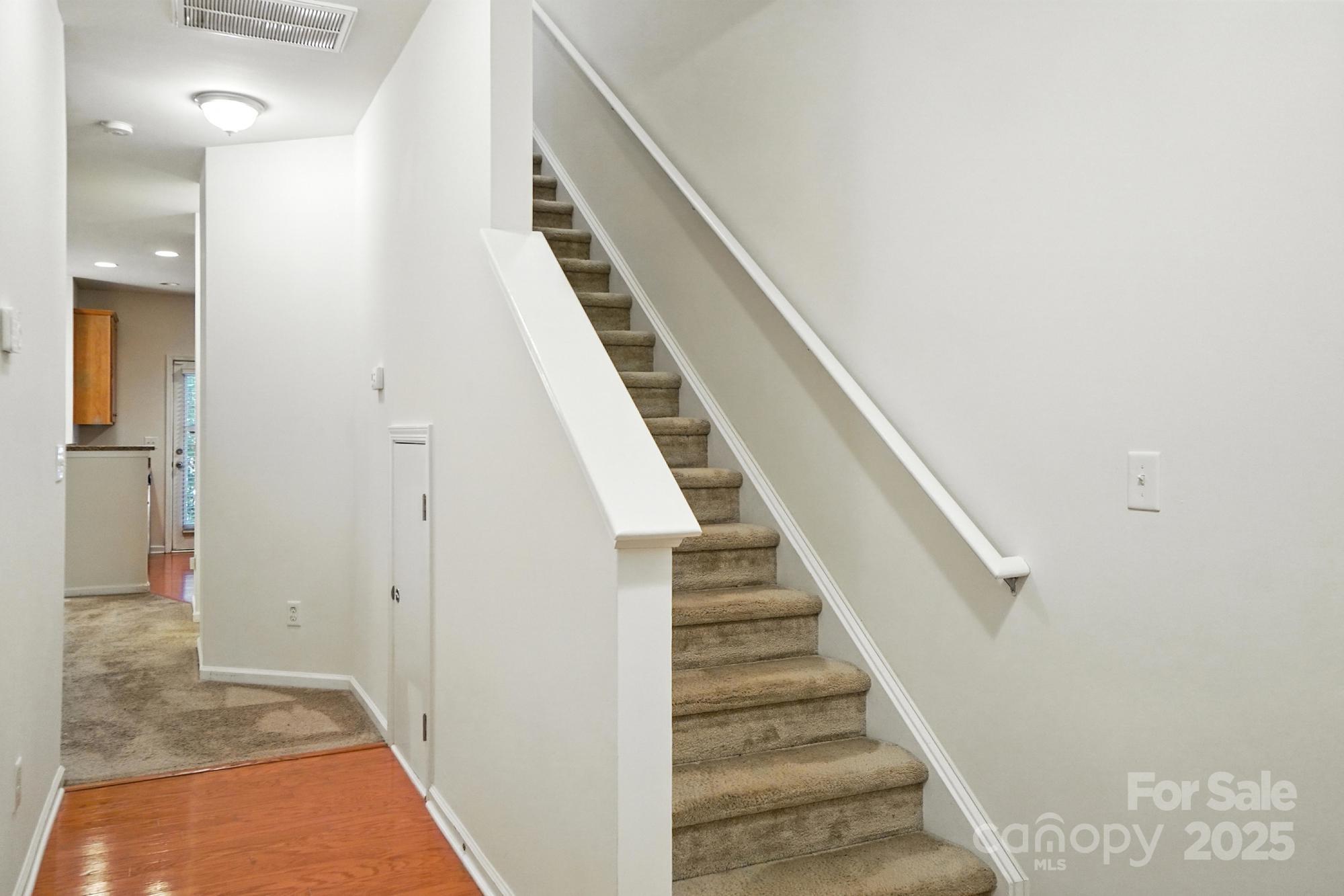 13116 Erwin Road Charlotte, NC 28273 - Photo 14 of 27 a view of an entryway