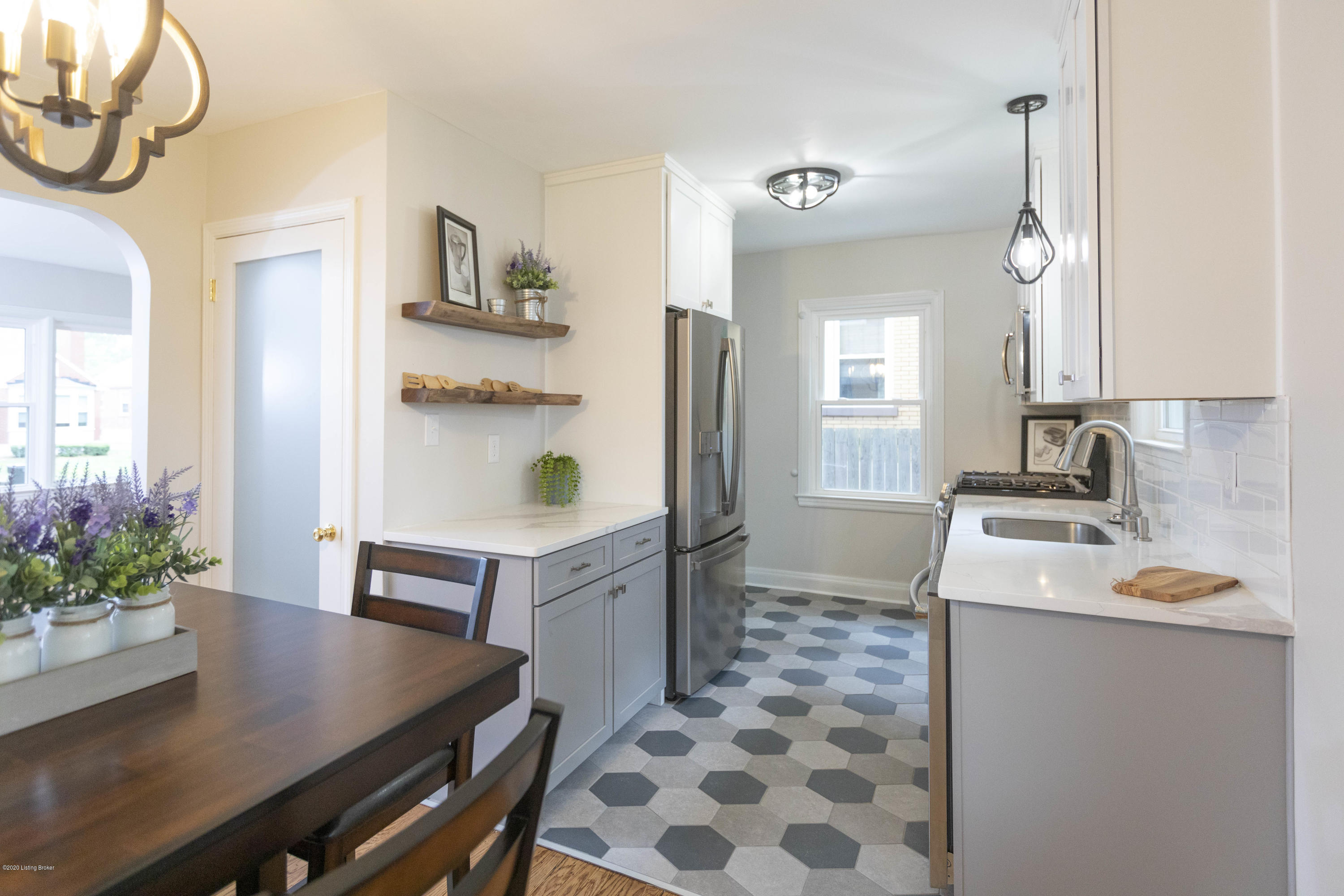 2917 Beaumont Road Louisville, KY 40205 - Photo 6 of 25 Kitchen