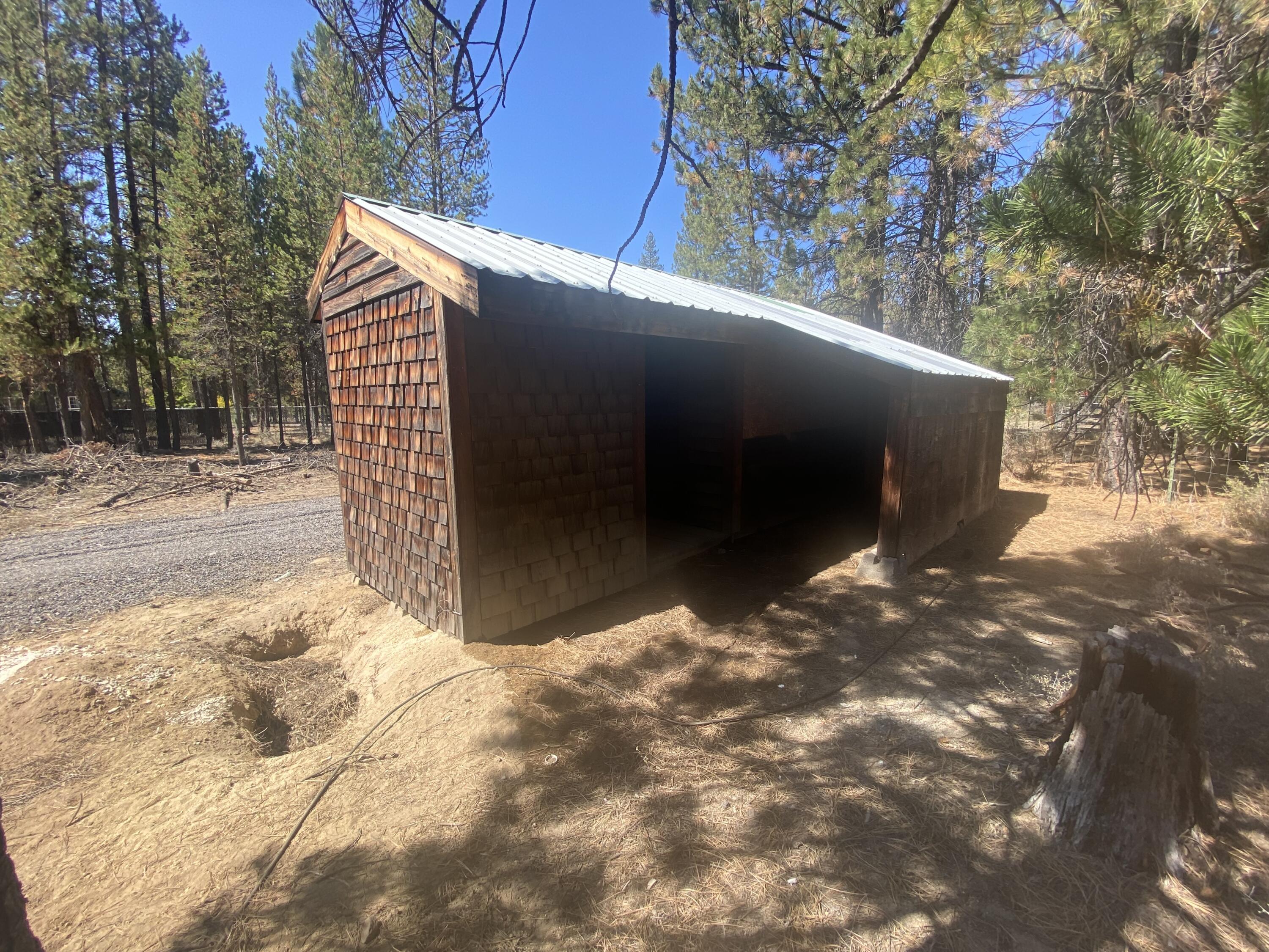 17576 Rosland Road La Pine, OR 97739 - Photo 9 of 41 IMG_1830