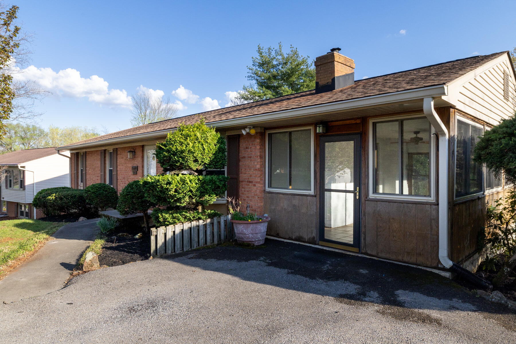 3856 Bower Road Roanoke, VA 24018 - Photo 2 of 35 3856_Bower Road_Web-36