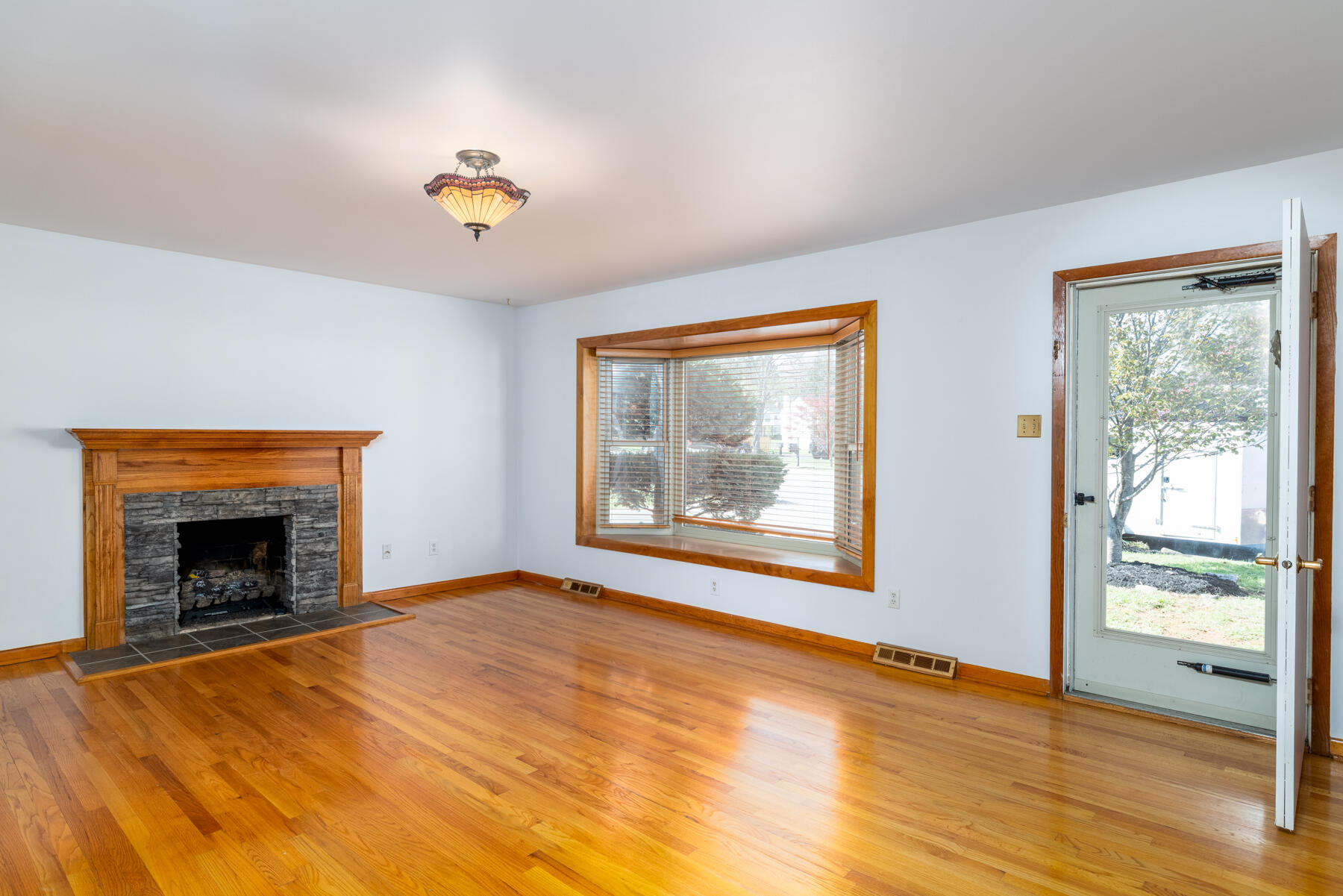 3856 Bower Road Roanoke, VA 24018 - Photo 5 of 35 3856_Bower Road_Web-3