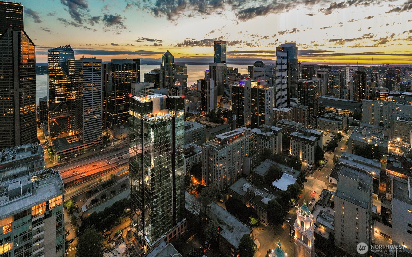 800 Columbia Street, Unit 709 Seattle, WA 98104 - Photo 38 of 39