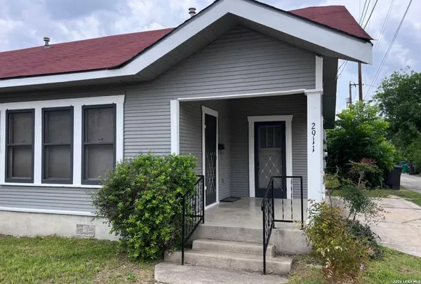 $950 | 2907 North Elmendorf Street, Unit 2911, San Antonio, TX 78201