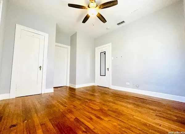 $950 | 2907 North Elmendorf Street, Unit 2911, San Antonio, TX 78201