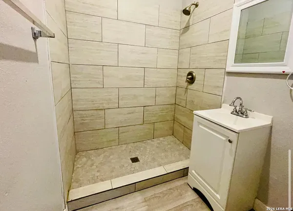 $950 | 2907 North Elmendorf Street, Unit 2911, San Antonio, TX 78201