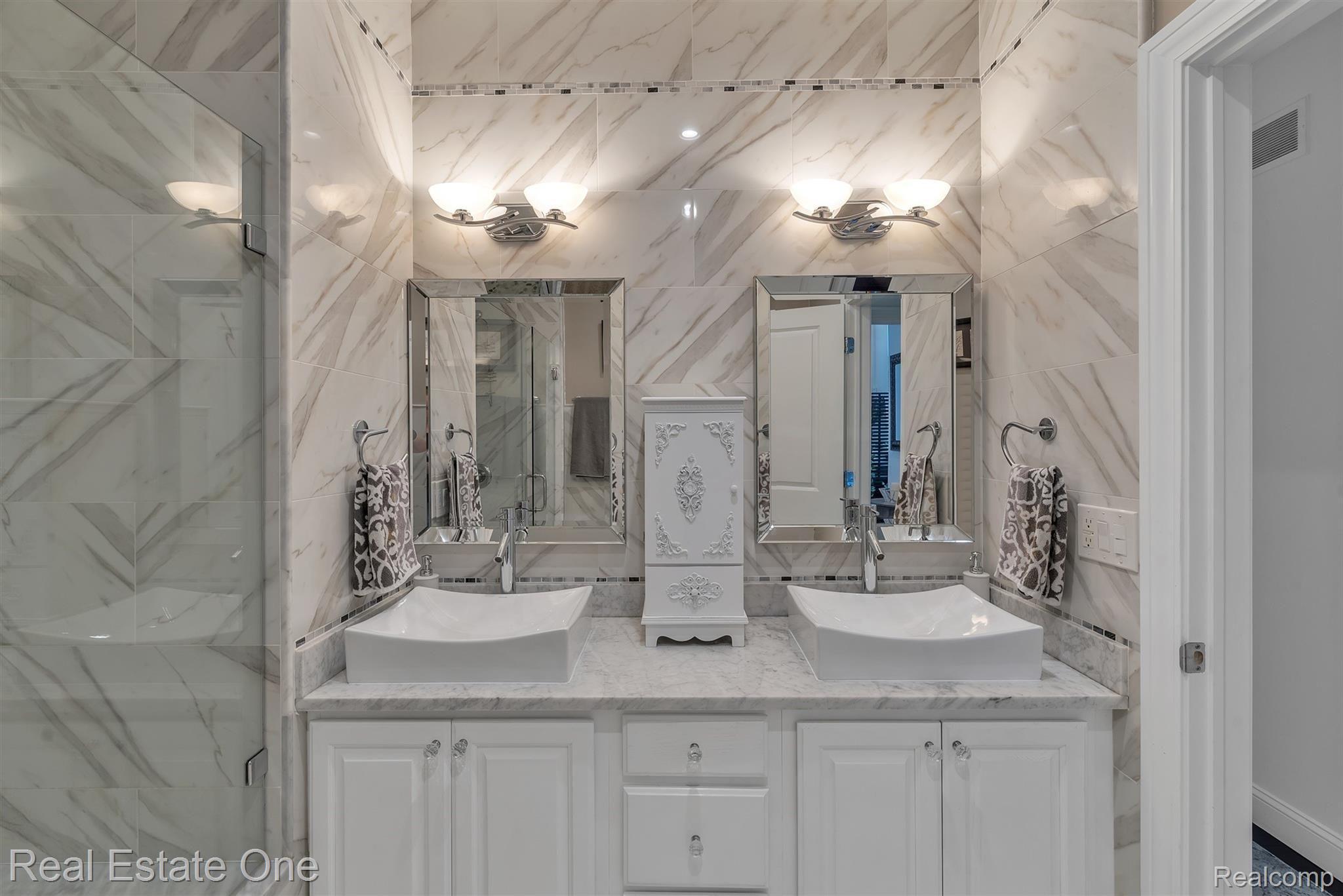 41808 Glade Road Canton, MI 48187 - Photo 22 of 51 27-41808 Glade Rd -WindowStill-Real.jpg