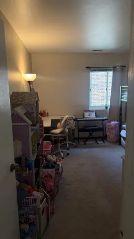 $1,400 | 650 Perrie Drive, Unit 101, Elk Grove Village, IL 60007