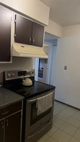 $1,400 | 650 Perrie Drive, Unit 101, Elk Grove Village, IL 60007