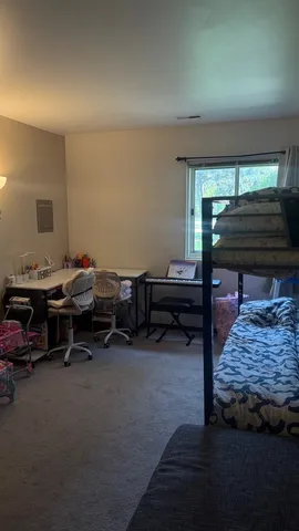 $1,400 | 650 Perrie Drive, Unit 101, Elk Grove Village, IL 60007