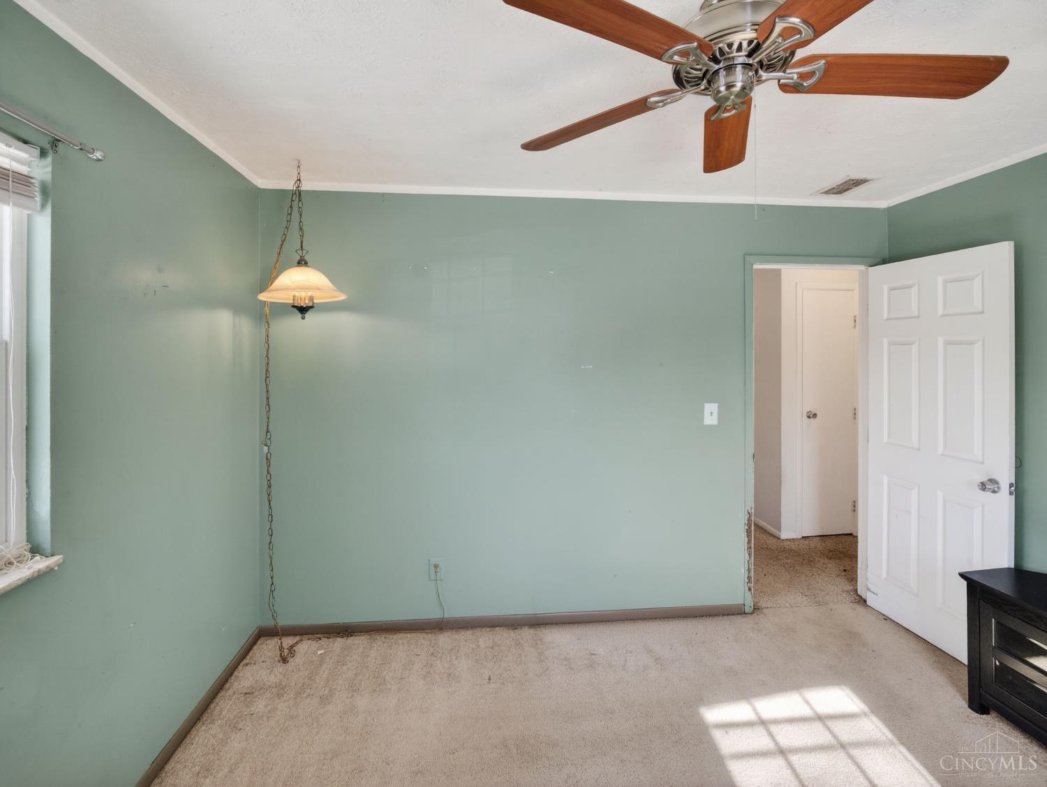 5705 Murray Road Fairfax, OH 45227 - Photo 10 of 17 Gallery Image 10