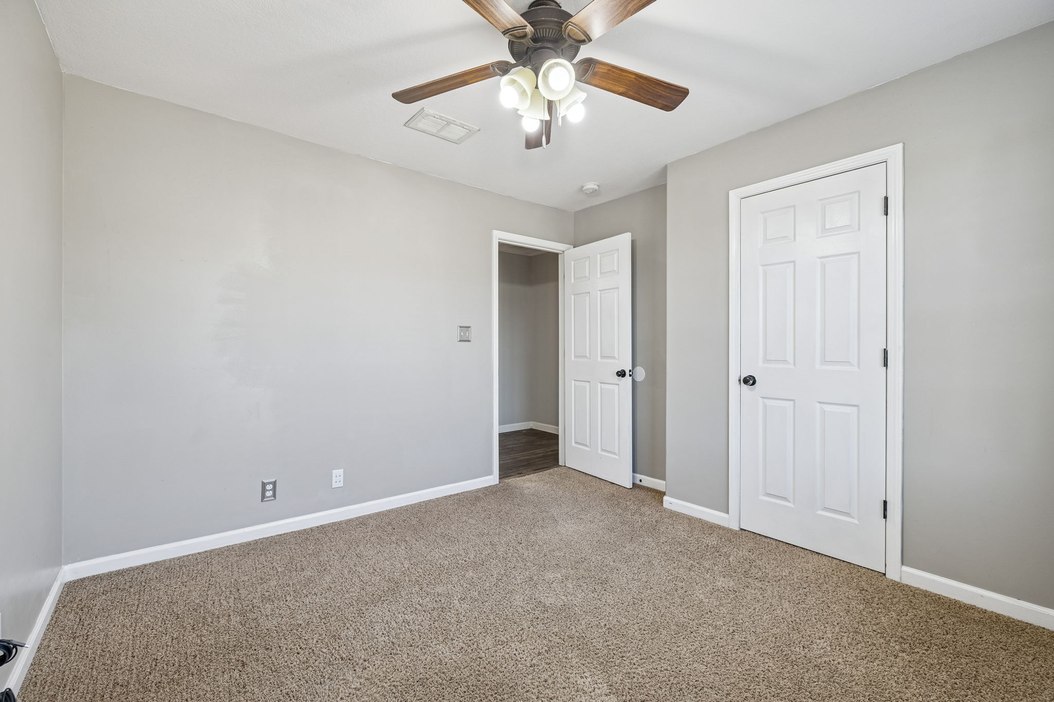 3760 Suiter Road Clarksville, TN 37040 - Photo 25 of 39 a view of an empty room and chandelier fan