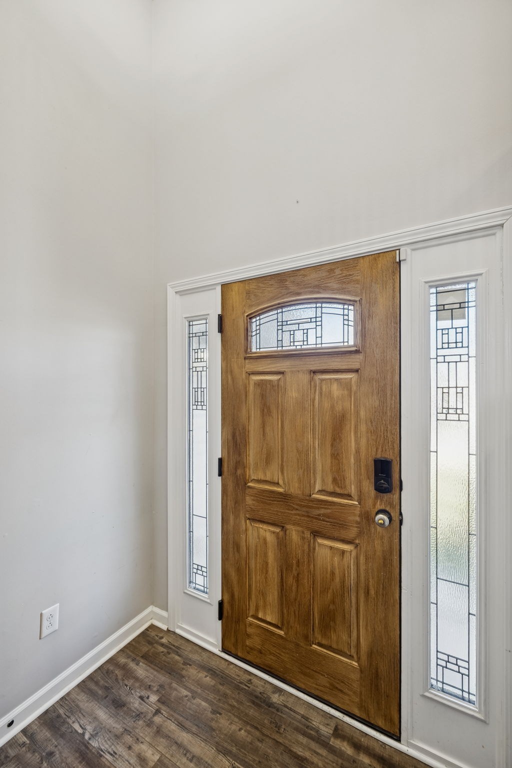 3760 Suiter Road Clarksville, TN 37040 - Photo 4 of 39 a view of a door