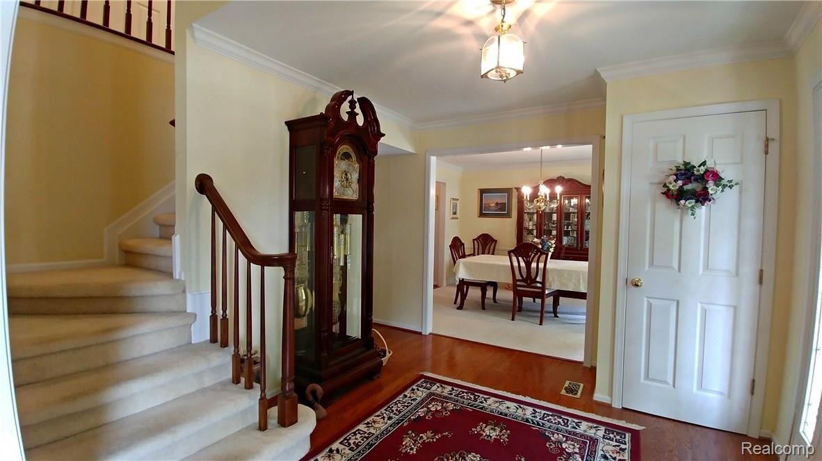 1523 Grandview Drive Rochester, MI 48306 - Photo 12 of 44 11.jpg