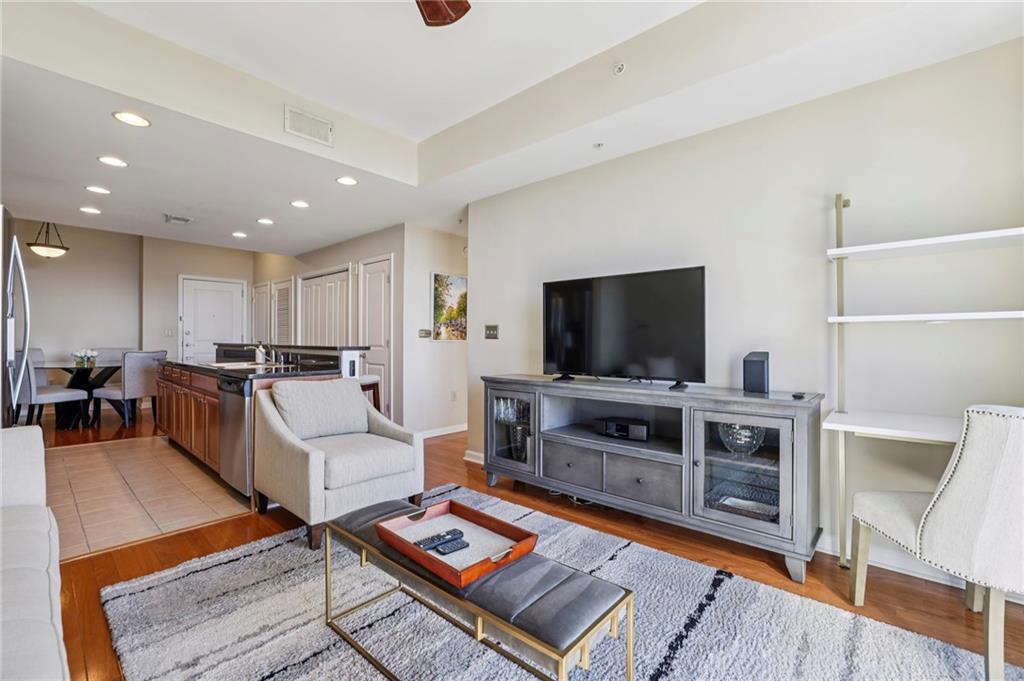 3040 Peachtree Road Northwest, Unit 606 Atlanta, GA 30305 - Photo 4 of 39