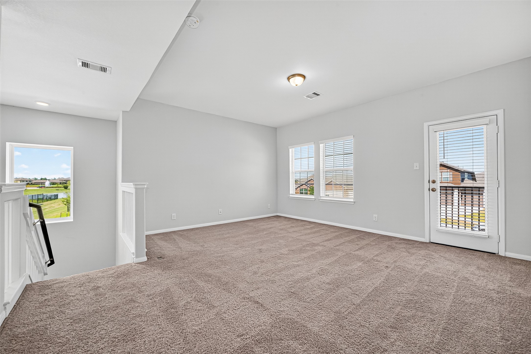 10511 Amador Peak Drive Rosharon, TX 77583 - Photo 32 of 41 Large game room with balcony