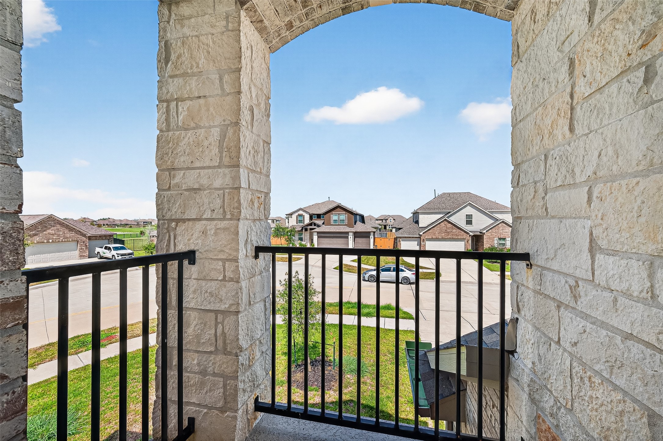 10511 Amador Peak Drive Rosharon, TX 77583 - Photo 34 of 41 Balcony off of game room