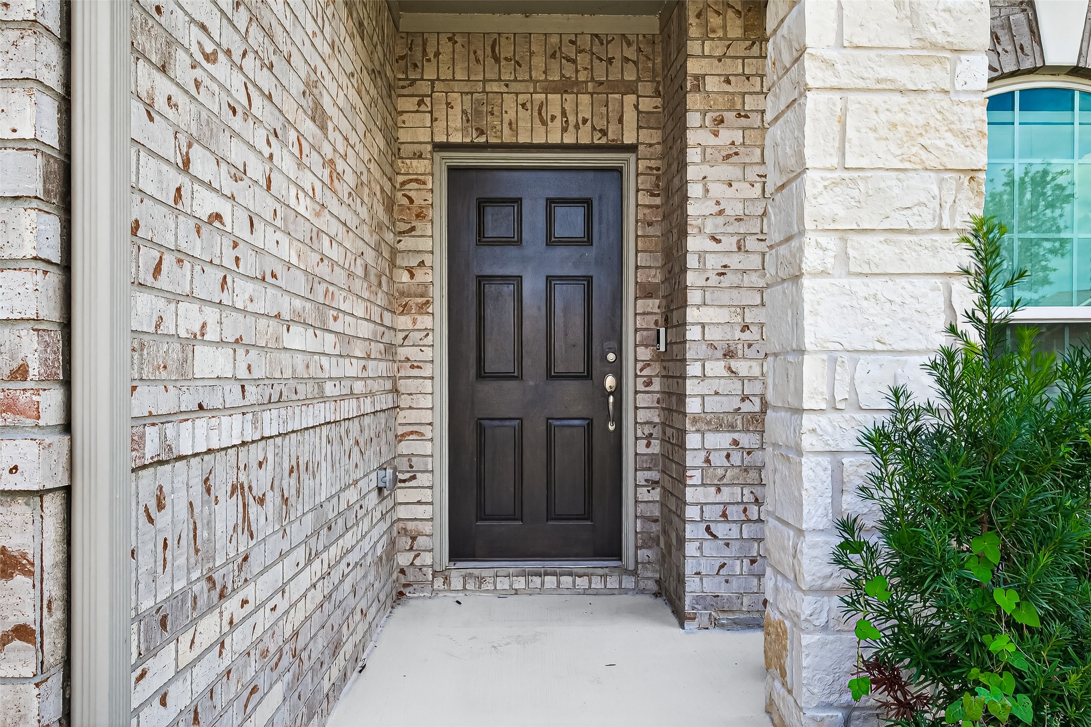 10511 Amador Peak Drive Rosharon, TX 77583 - Photo 7 of 41 a front view of a house with a door and shower