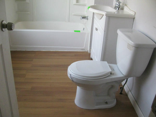 2535 Spring Road Southwest Roanoke, VA 24015 - Photo 8 of 15 bath