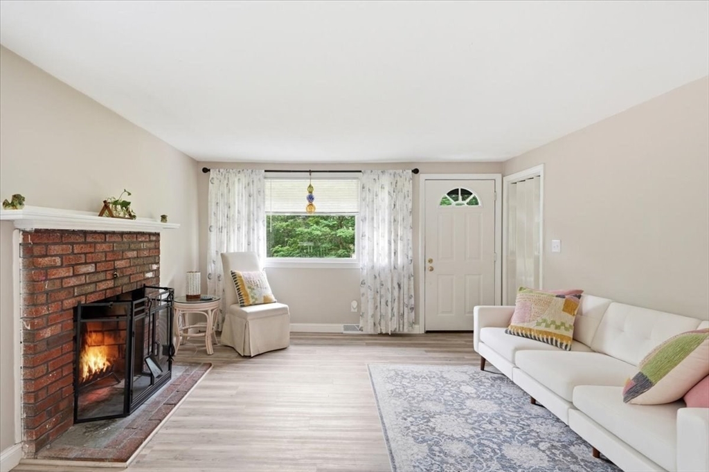 173 Bourne Road Plymouth, MA 02360 - Photo 7 of 34