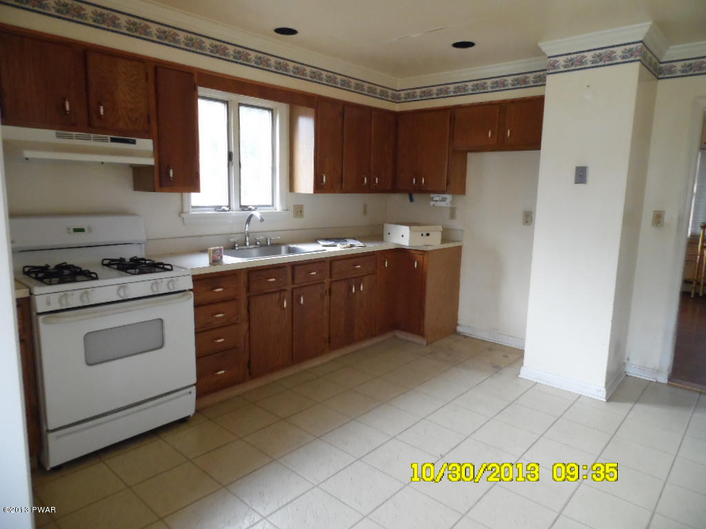 361 Rt 590 Greeley, PA 18425 - Photo 5 of 34
